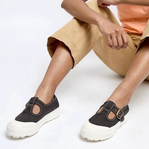 Vans Mary Jane Sneaker - Black Canvas (NWOT) - Picture 10 of 14